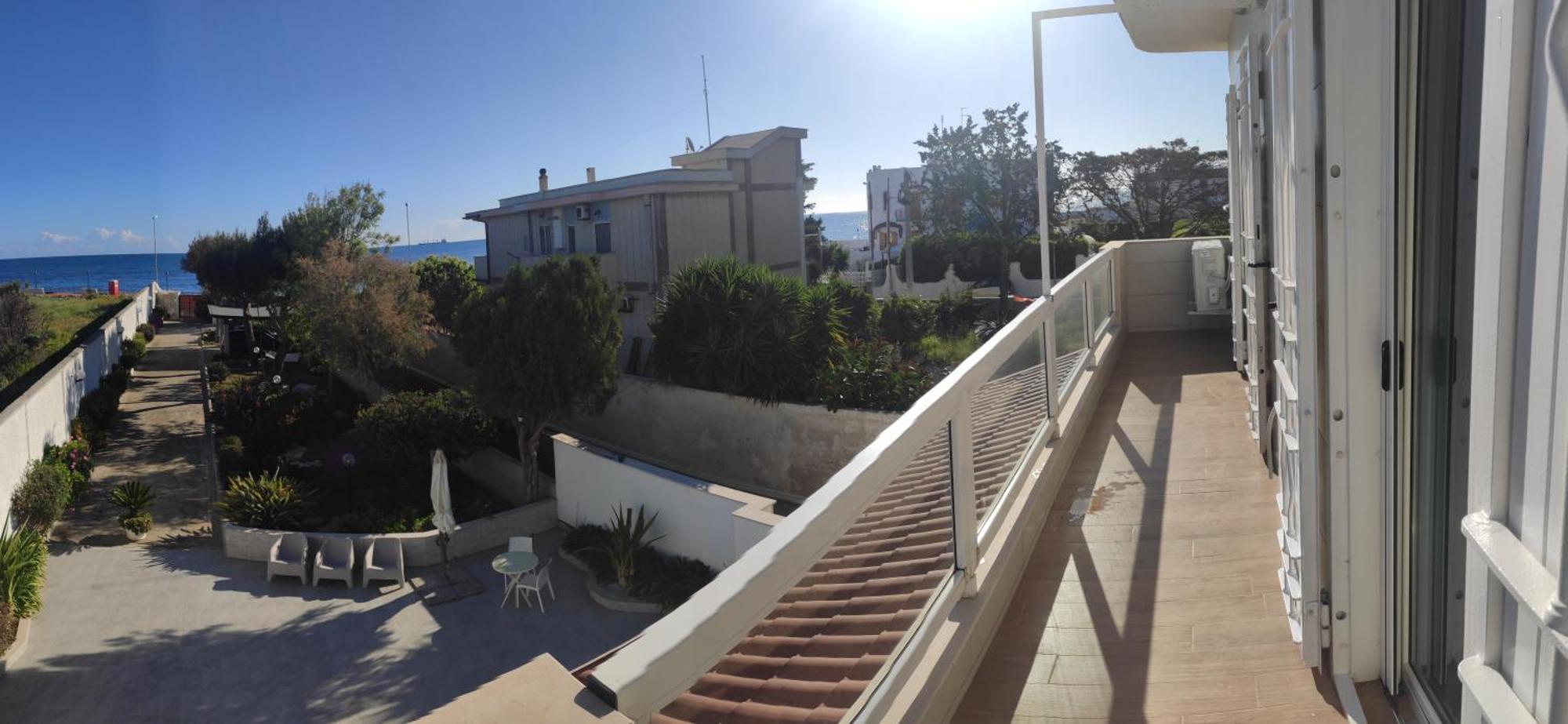 Seagull Apartments - Front And Sea View & Airport Bari Exterior photo