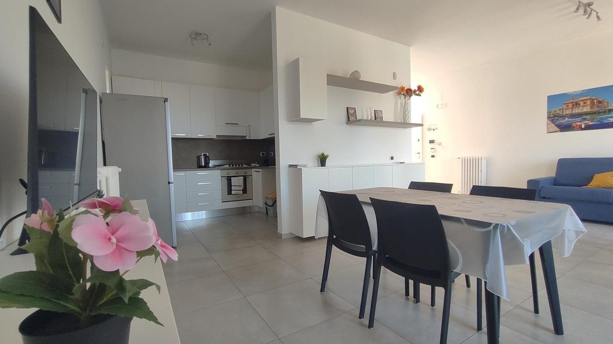 Seagull Apartments - Front And Sea View & Airport Bari Exterior photo